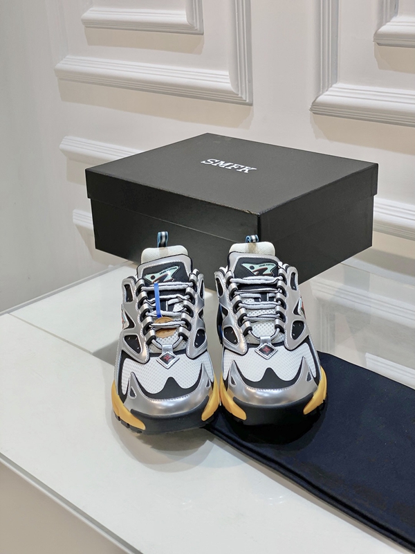 ルイヴィトン靴側面デザイン